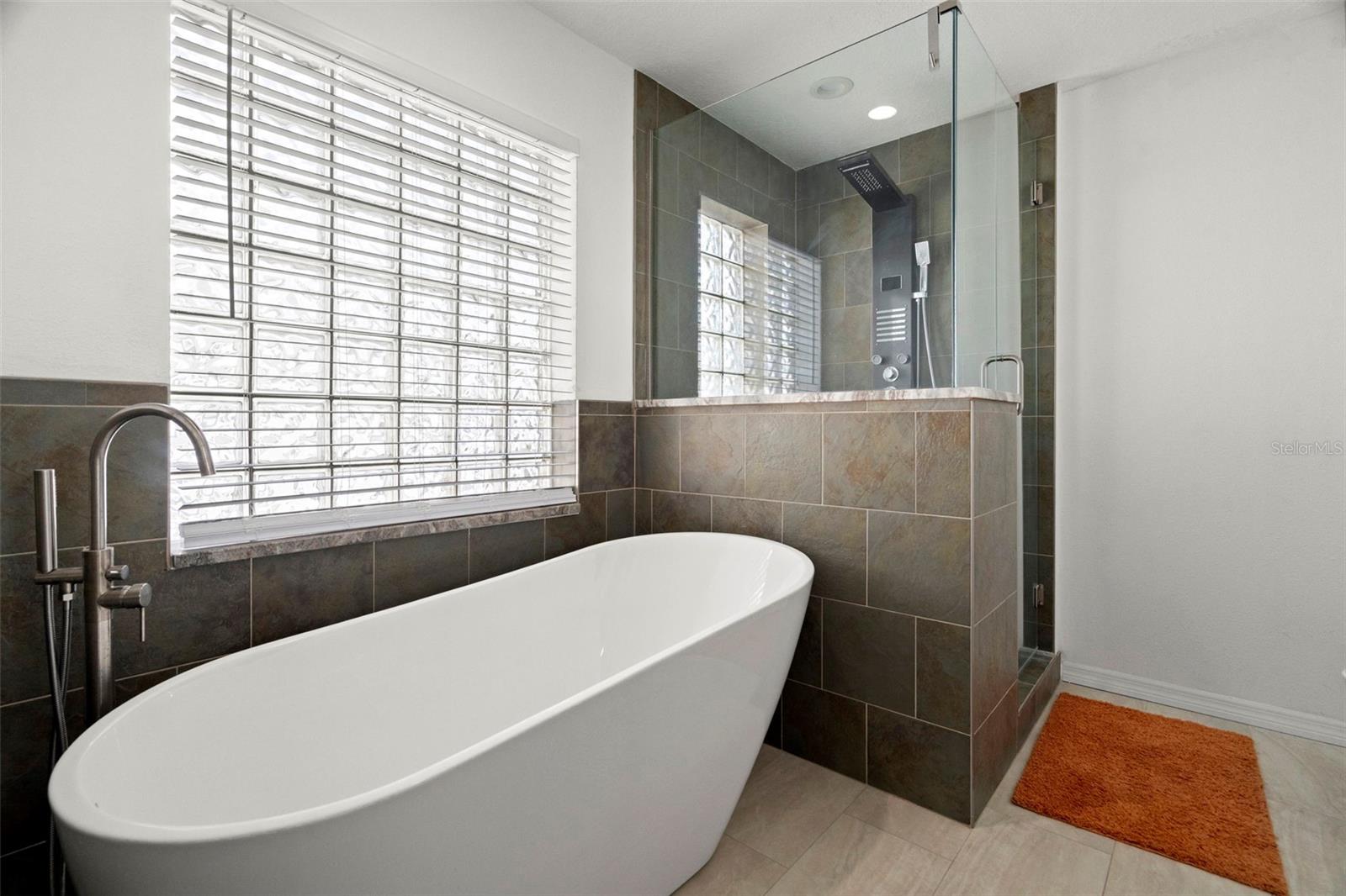 TERN BAY TWNHMS - Residential