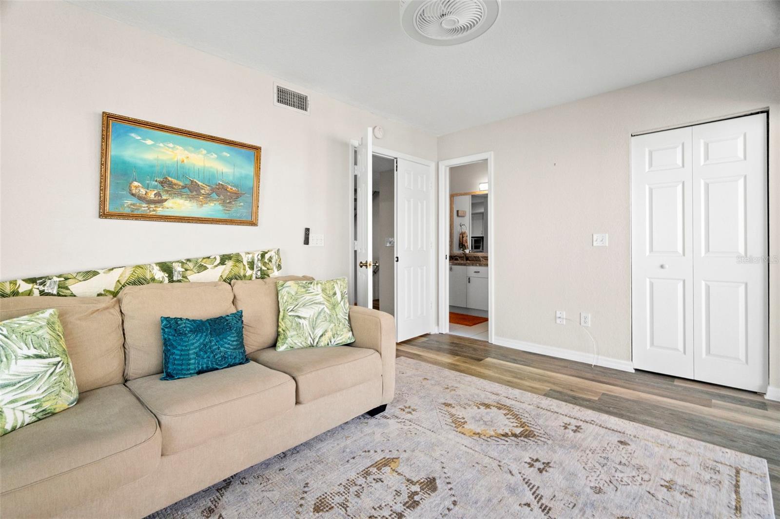 TERN BAY TWNHMS - Residential