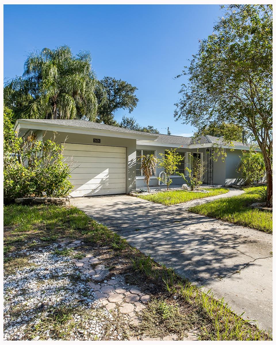 1606 FRUITWOOD DRIVE