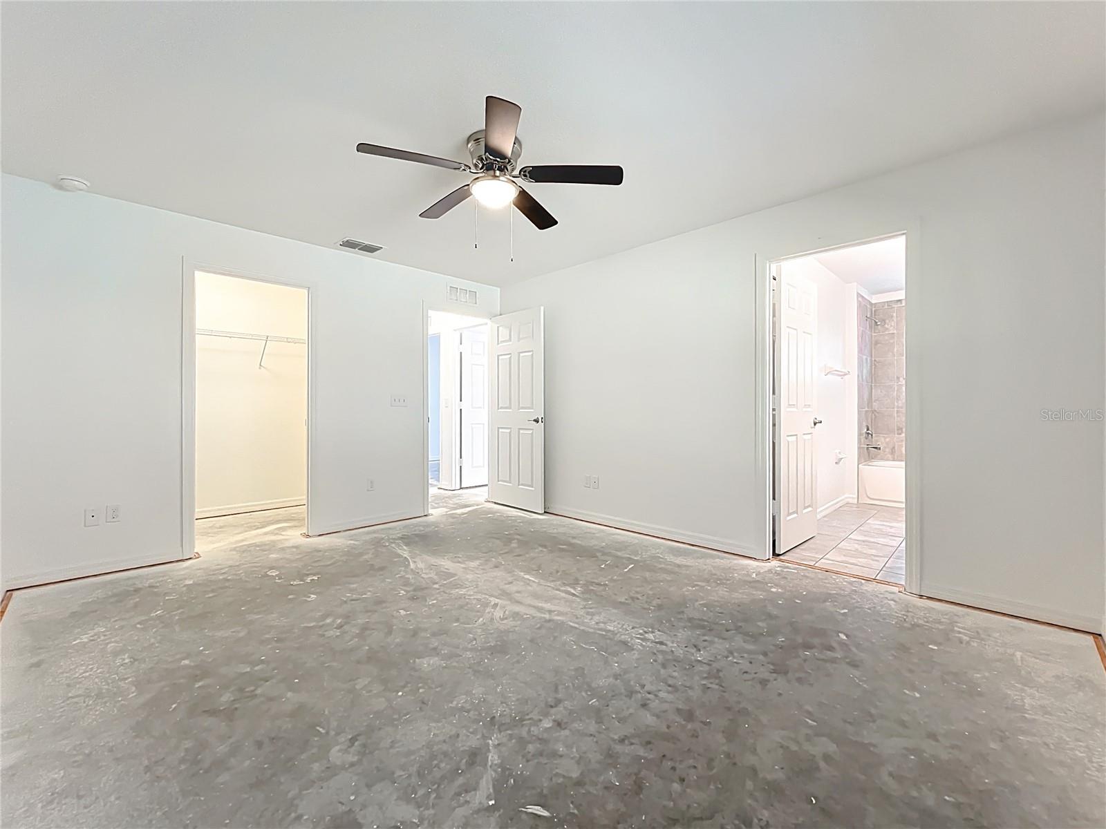 GROVELAND - Residential