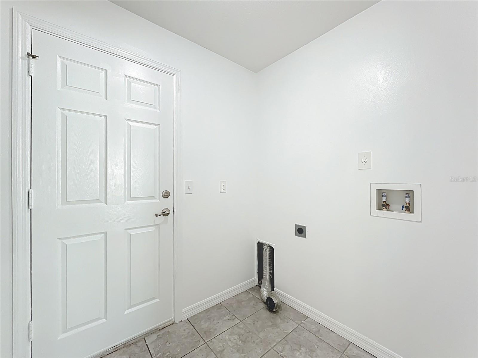 GROVELAND - Residential