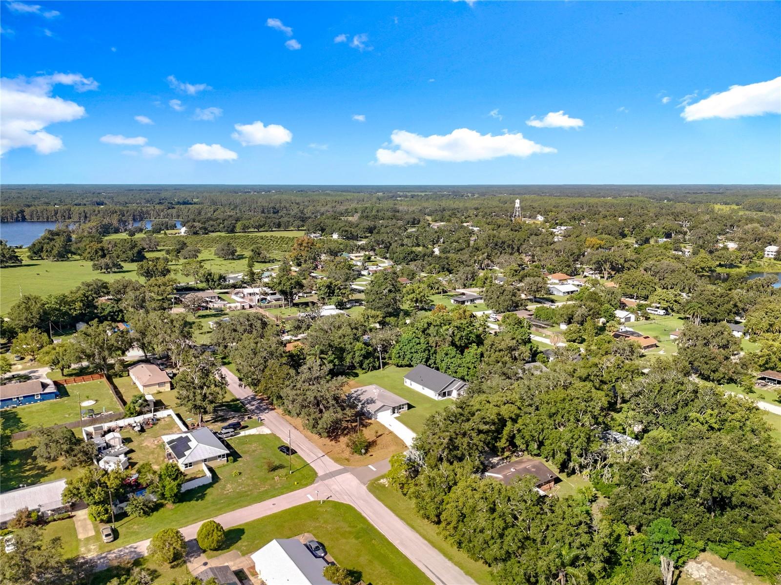 GROVELAND - Residential