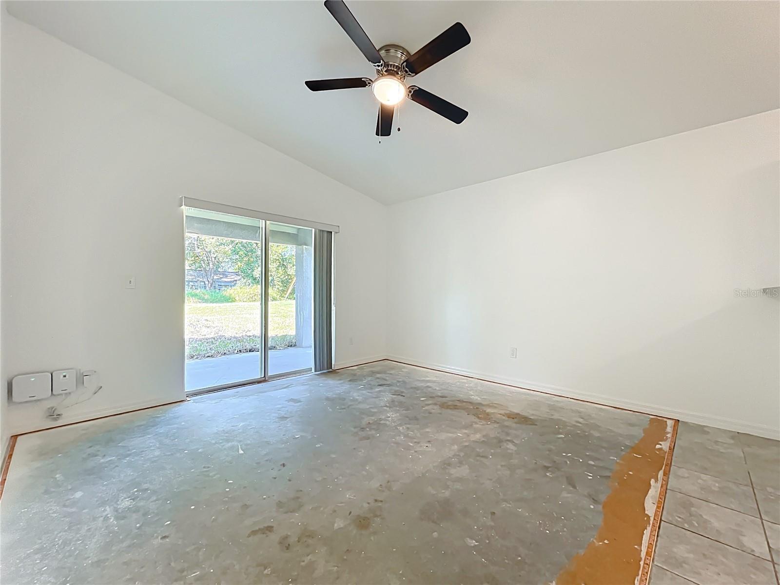 GROVELAND - Residential