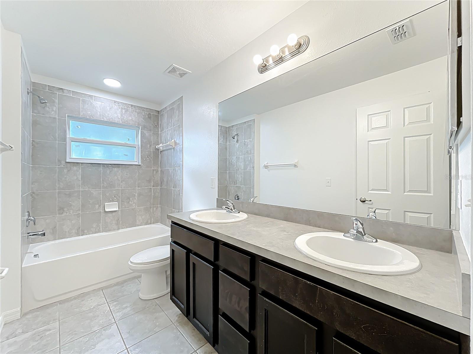 GROVELAND - Residential