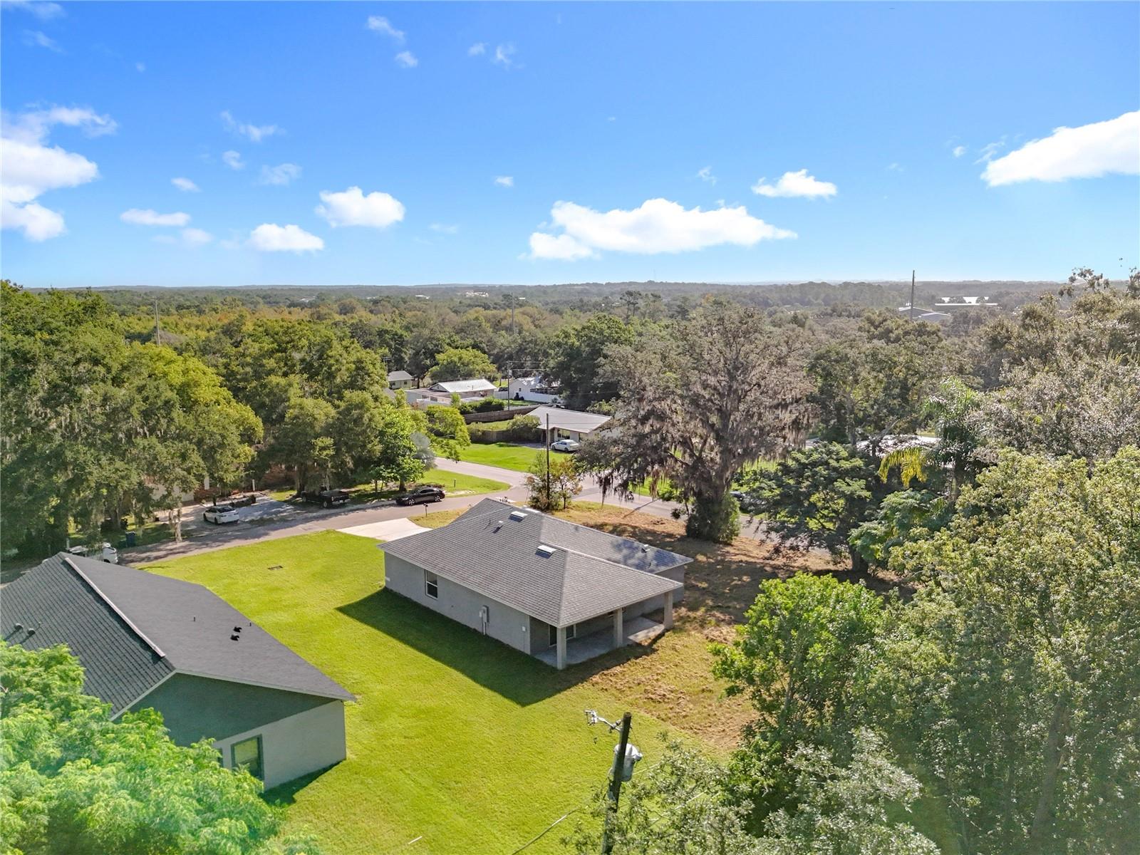 GROVELAND - Residential