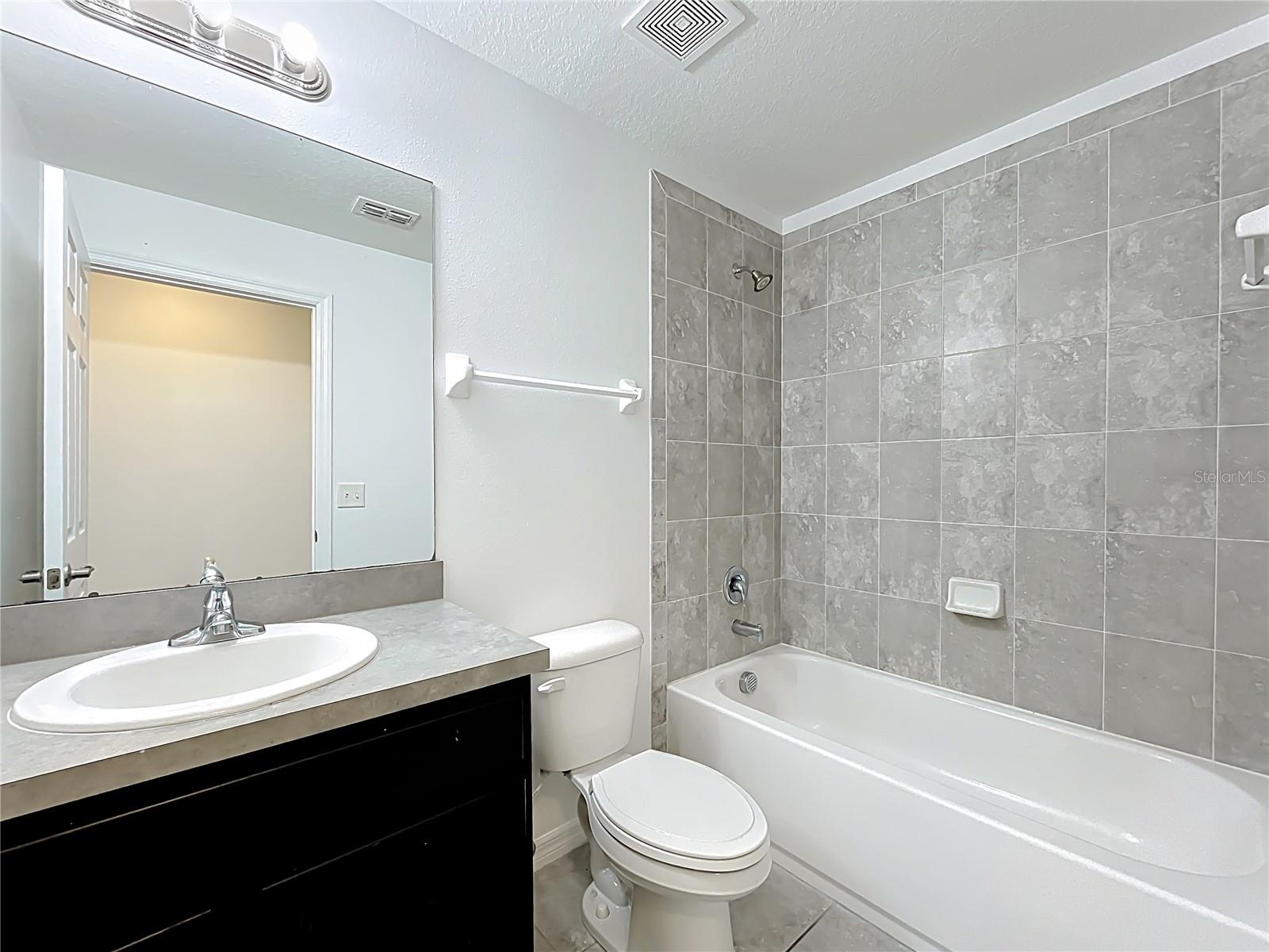 GROVELAND - Residential