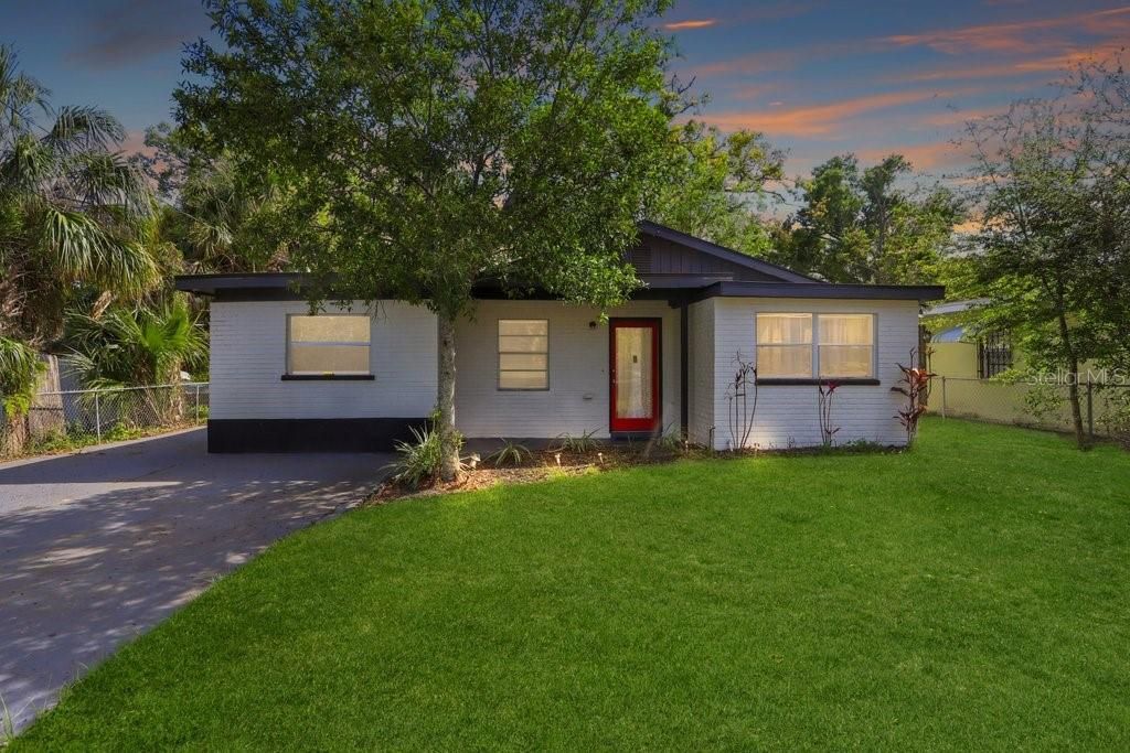 Photo of 3611 E Clifton Street, Tampa, FL 33610 (MLS # L4960716)