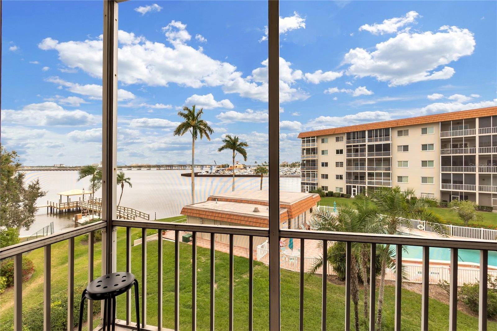 RIVER OAKS SEC B - Residential