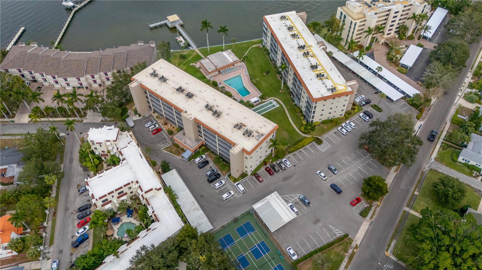 RIVER OAKS SEC B - Residential