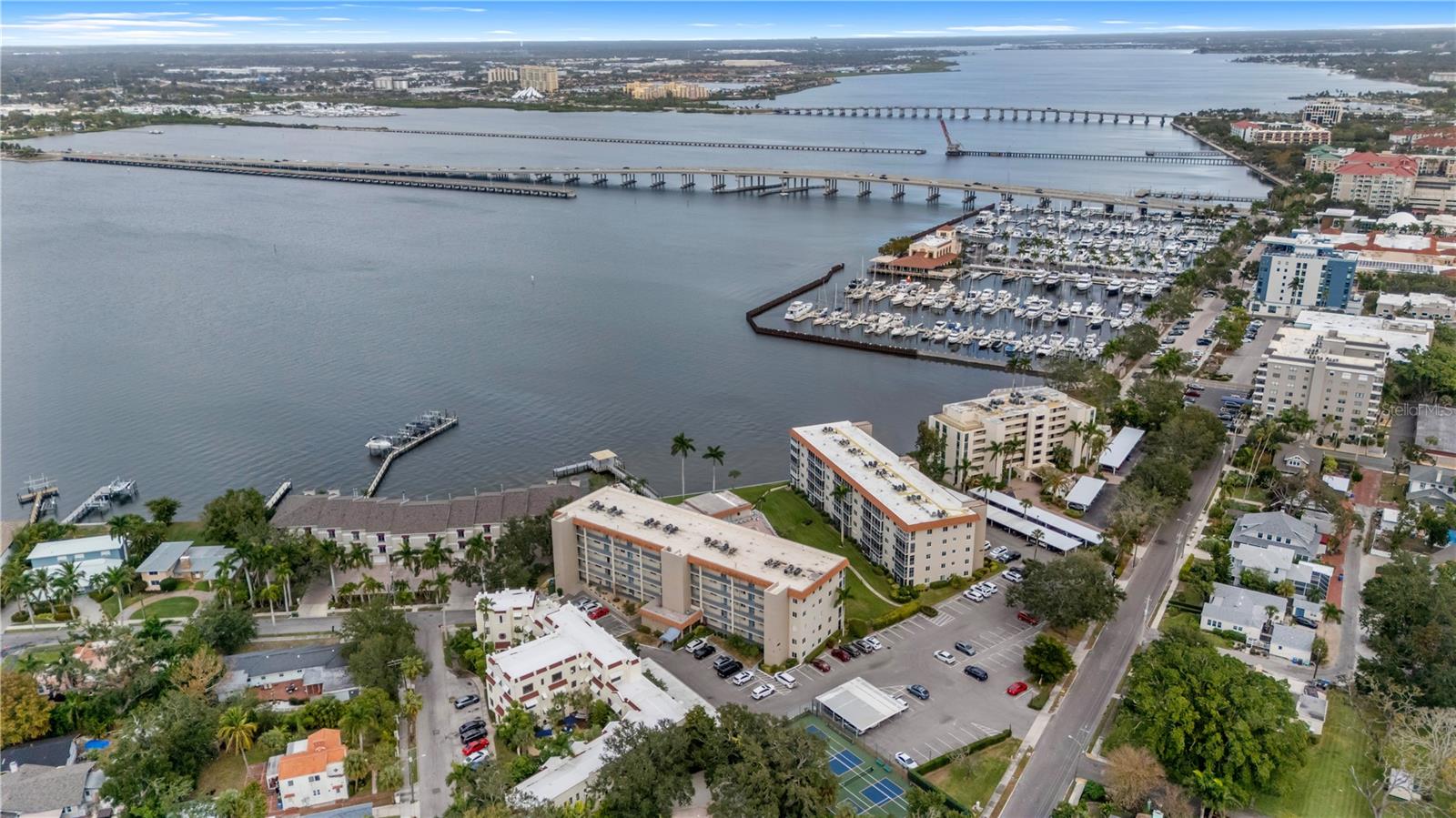 RIVER OAKS SEC B - Residential