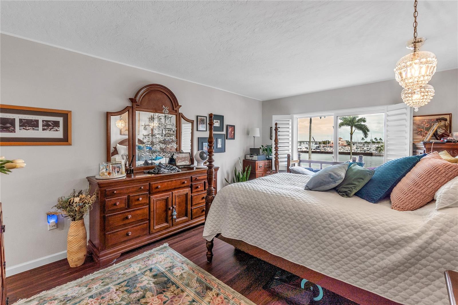 RIVER OAKS SEC B - Residential