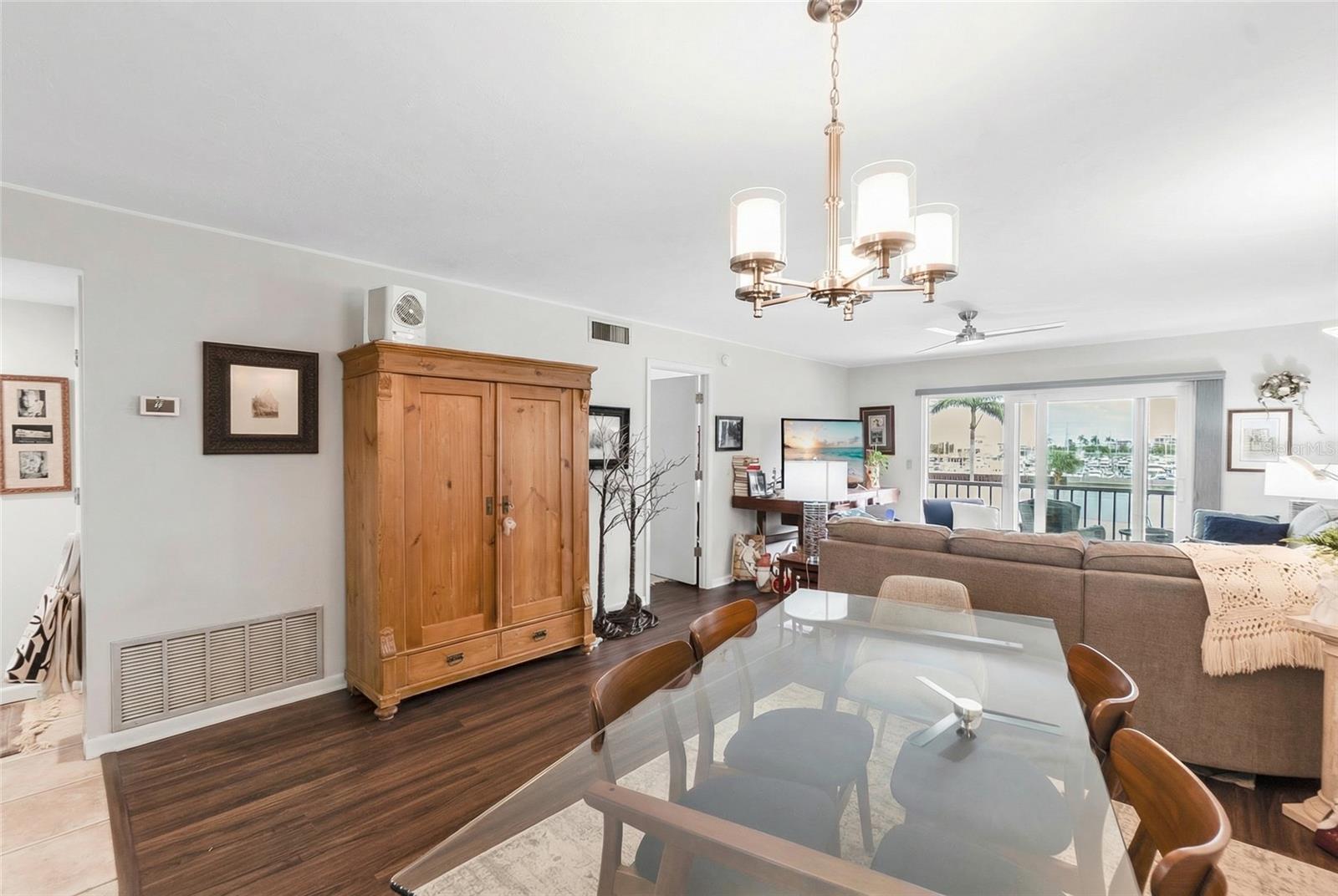 RIVER OAKS SEC B - Residential