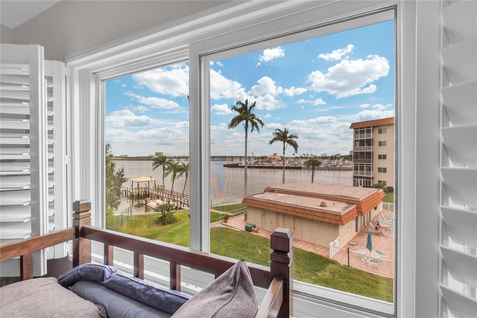 RIVER OAKS SEC B - Residential