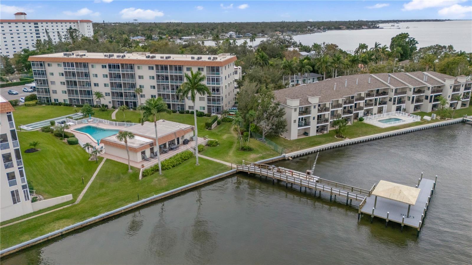 RIVER OAKS SEC B - Residential