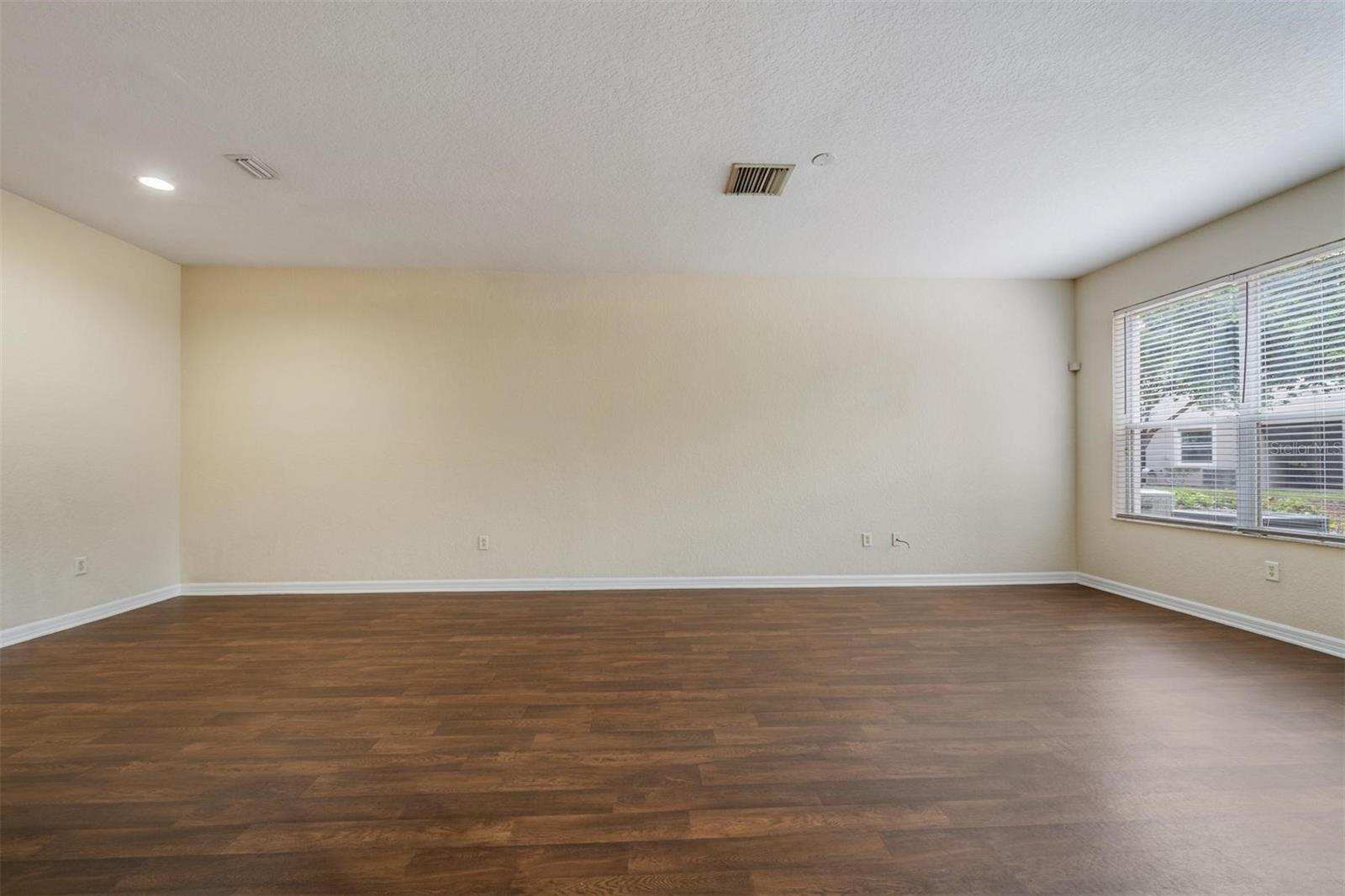 SEVEN OAKS - Residential