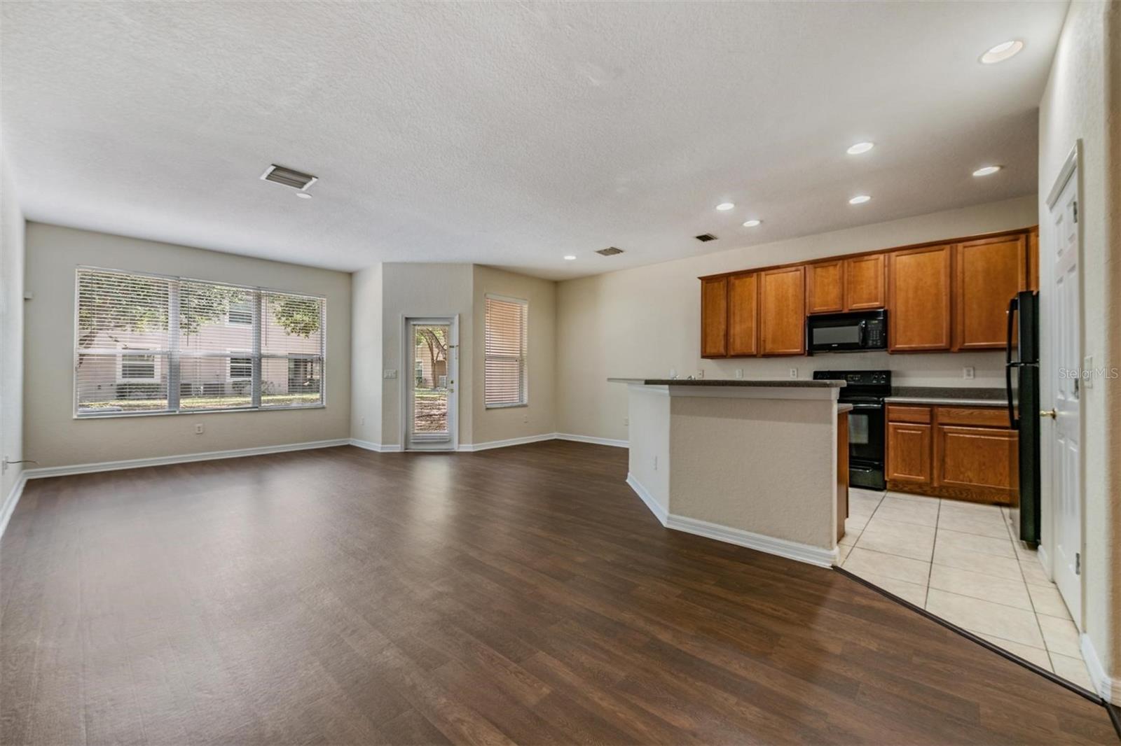 SEVEN OAKS - Residential