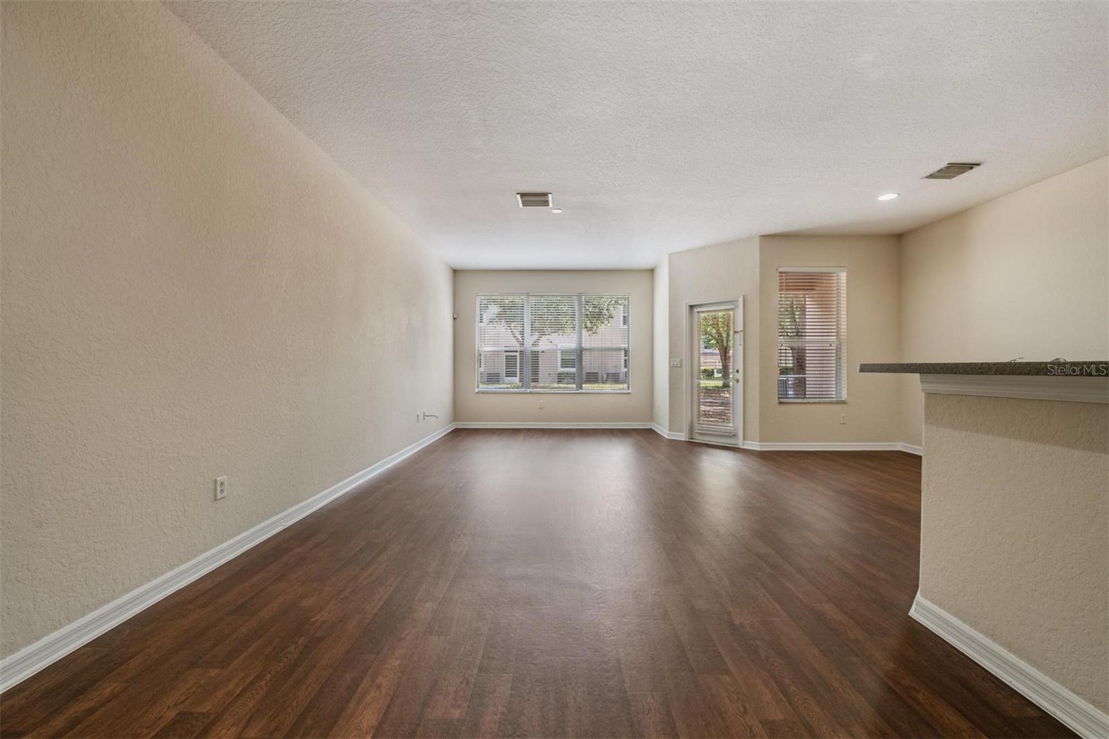 SEVEN OAKS - Residential