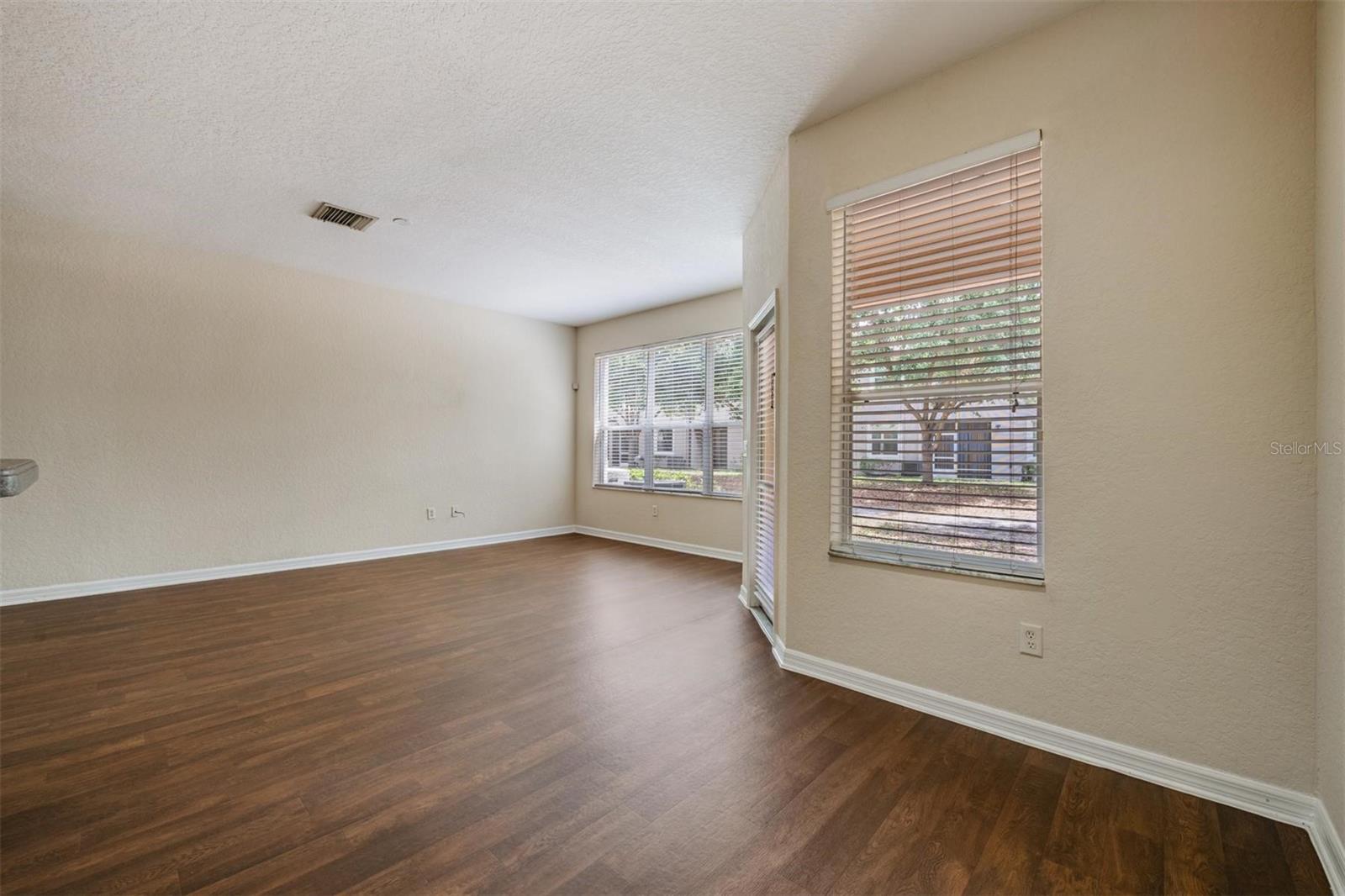 SEVEN OAKS - Residential