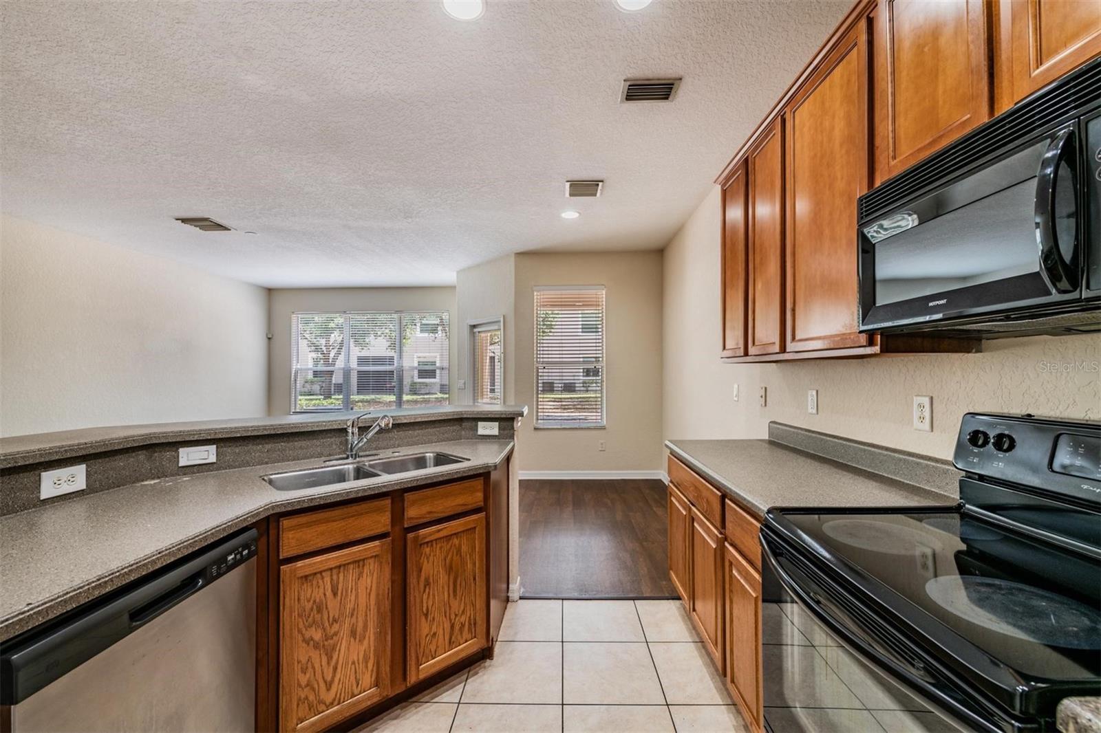 SEVEN OAKS - Residential