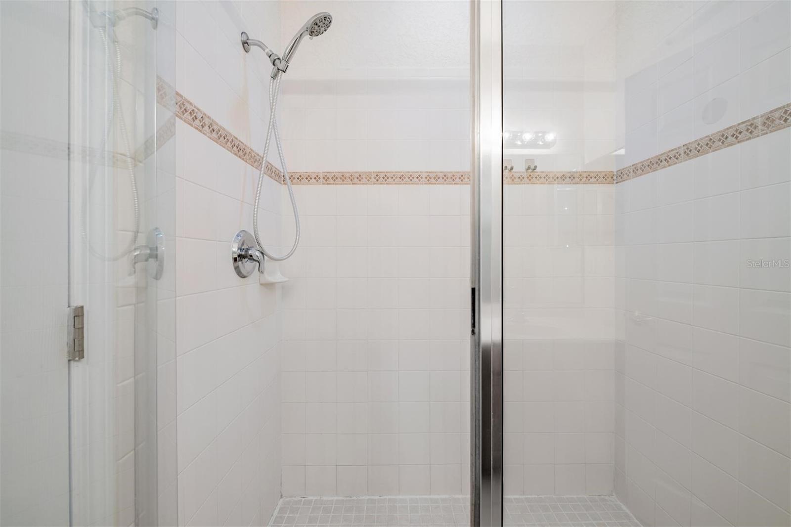 SEVEN OAKS - Residential