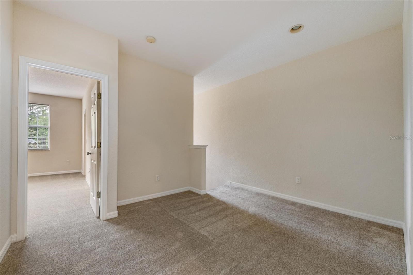 SEVEN OAKS - Residential