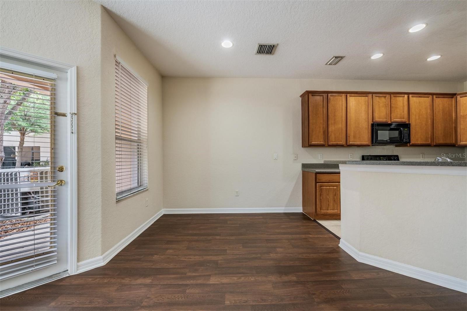 SEVEN OAKS - Residential