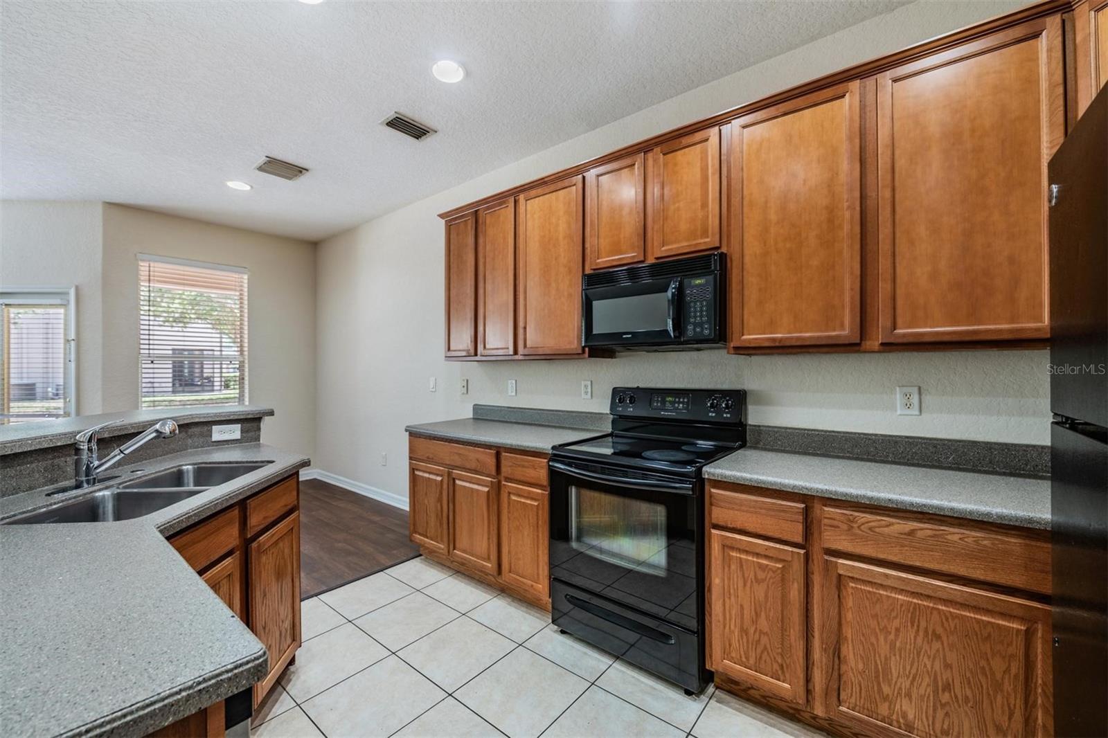 SEVEN OAKS - Residential