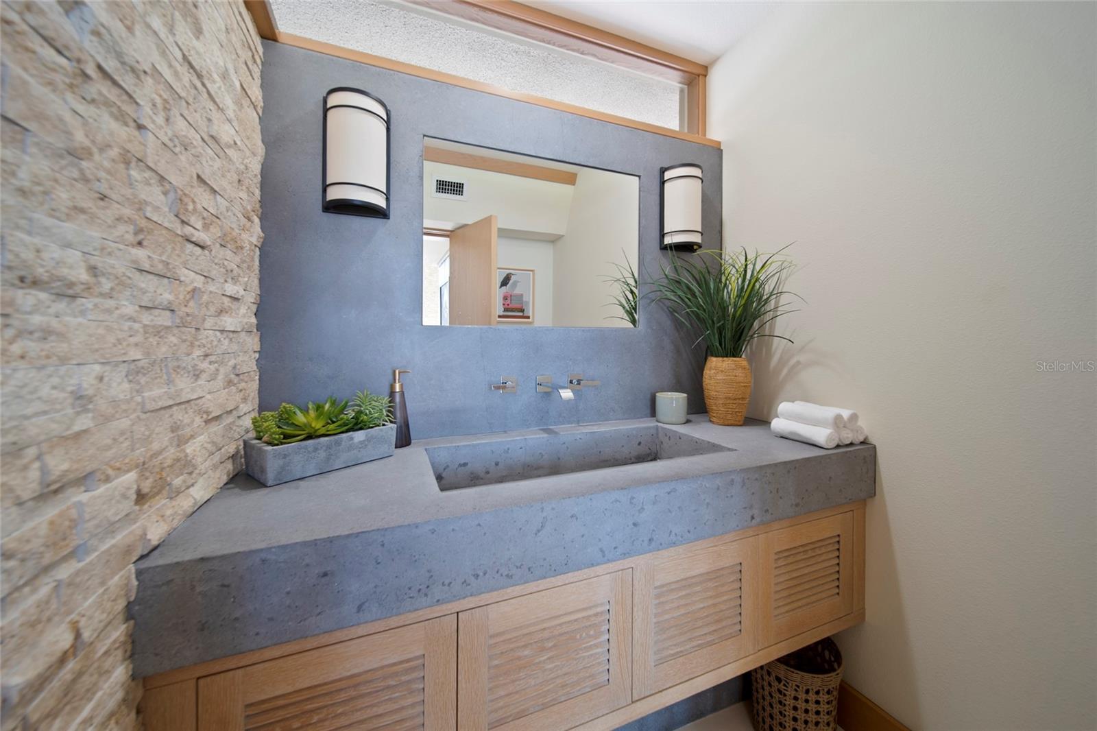 SNELL ISLE BRIGHTWATERS CIRCLE - Residential