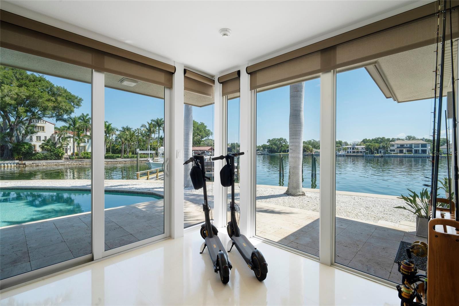 SNELL ISLE BRIGHTWATERS CIRCLE - Residential