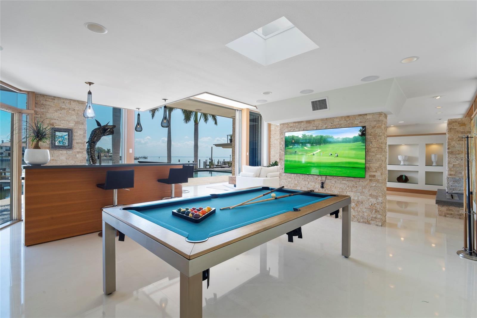 SNELL ISLE BRIGHTWATERS CIRCLE - Residential