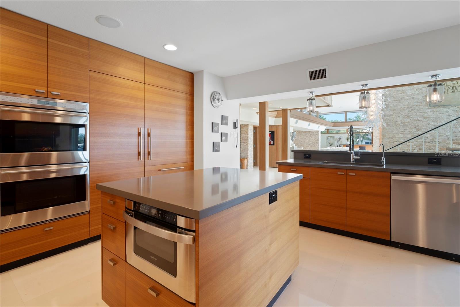 SNELL ISLE BRIGHTWATERS CIRCLE - Residential