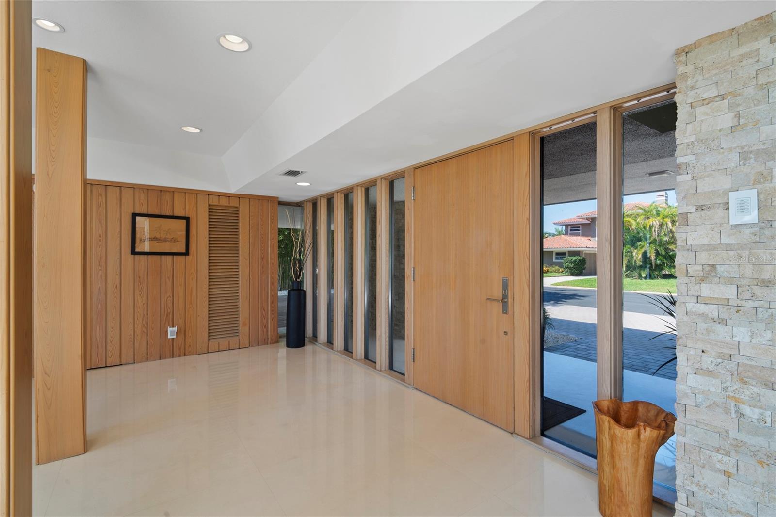 SNELL ISLE BRIGHTWATERS CIRCLE - Residential