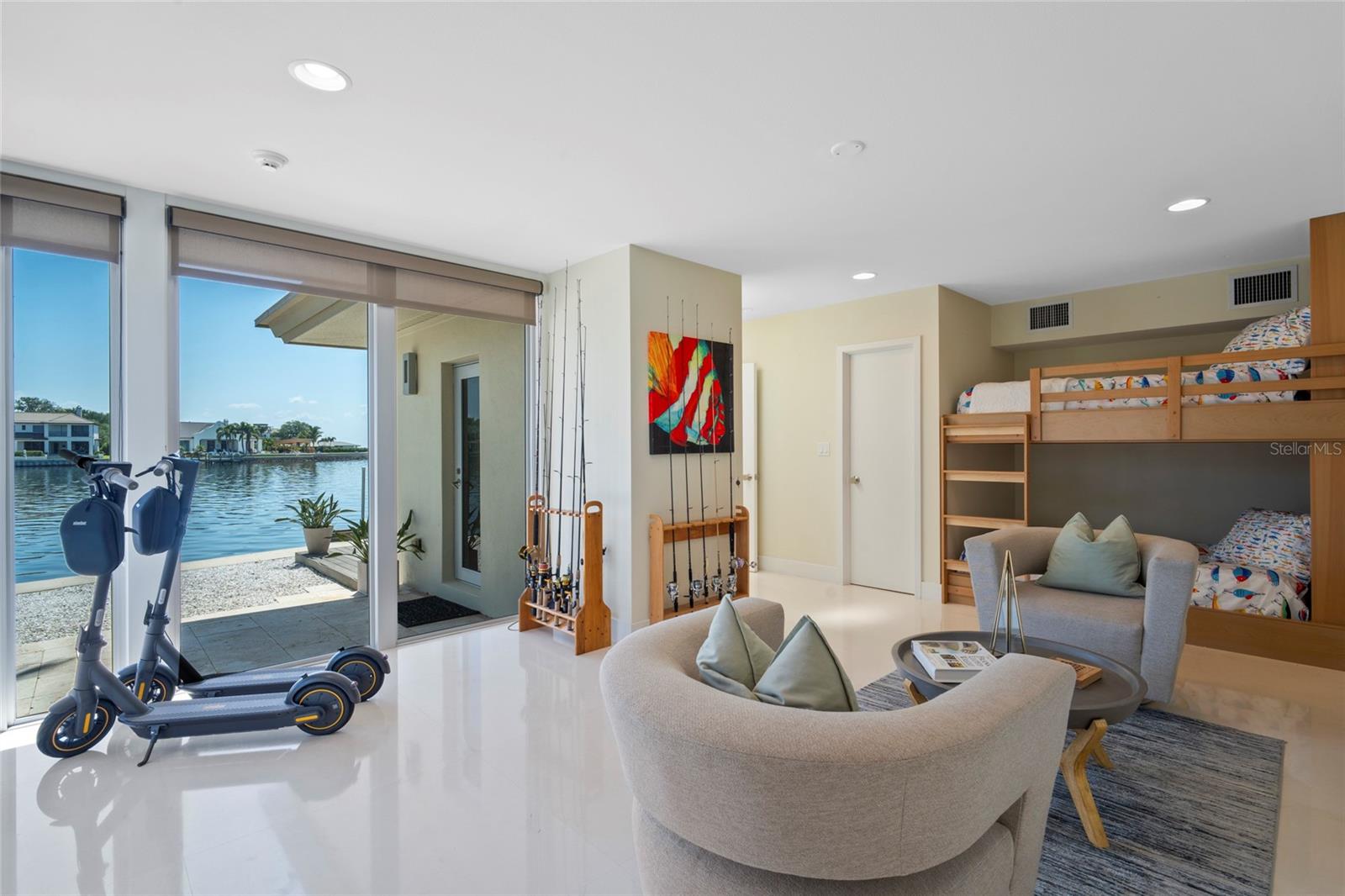 SNELL ISLE BRIGHTWATERS CIRCLE - Residential