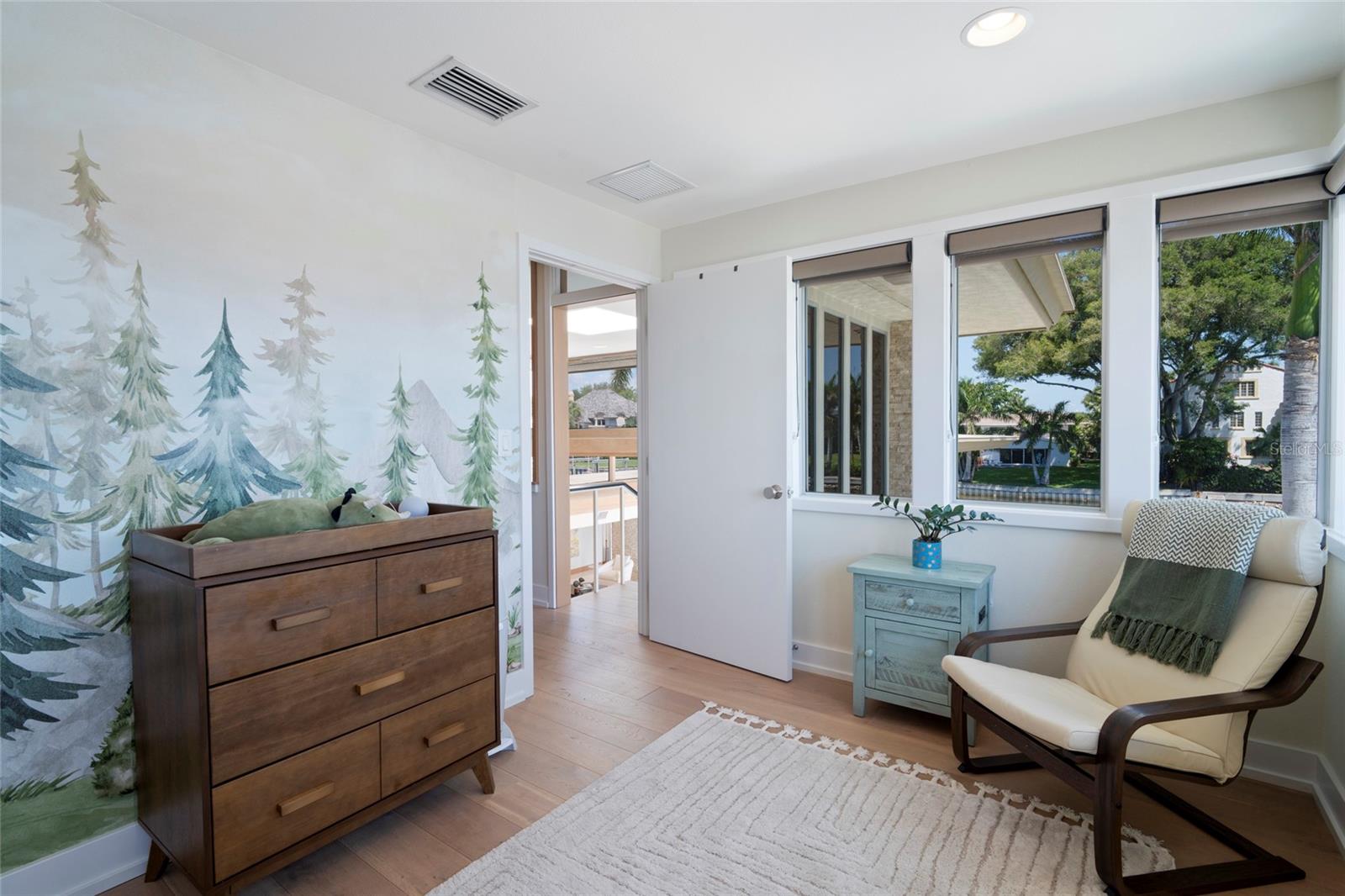 SNELL ISLE BRIGHTWATERS CIRCLE - Residential