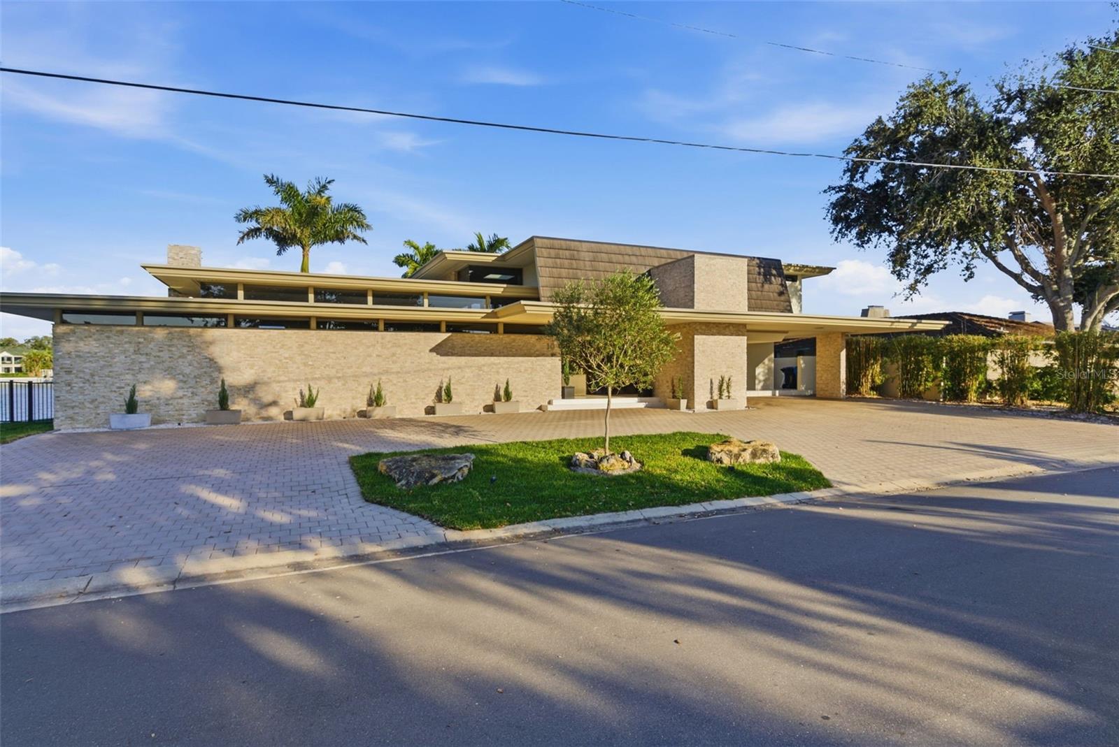 SNELL ISLE BRIGHTWATERS CIRCLE - Residential