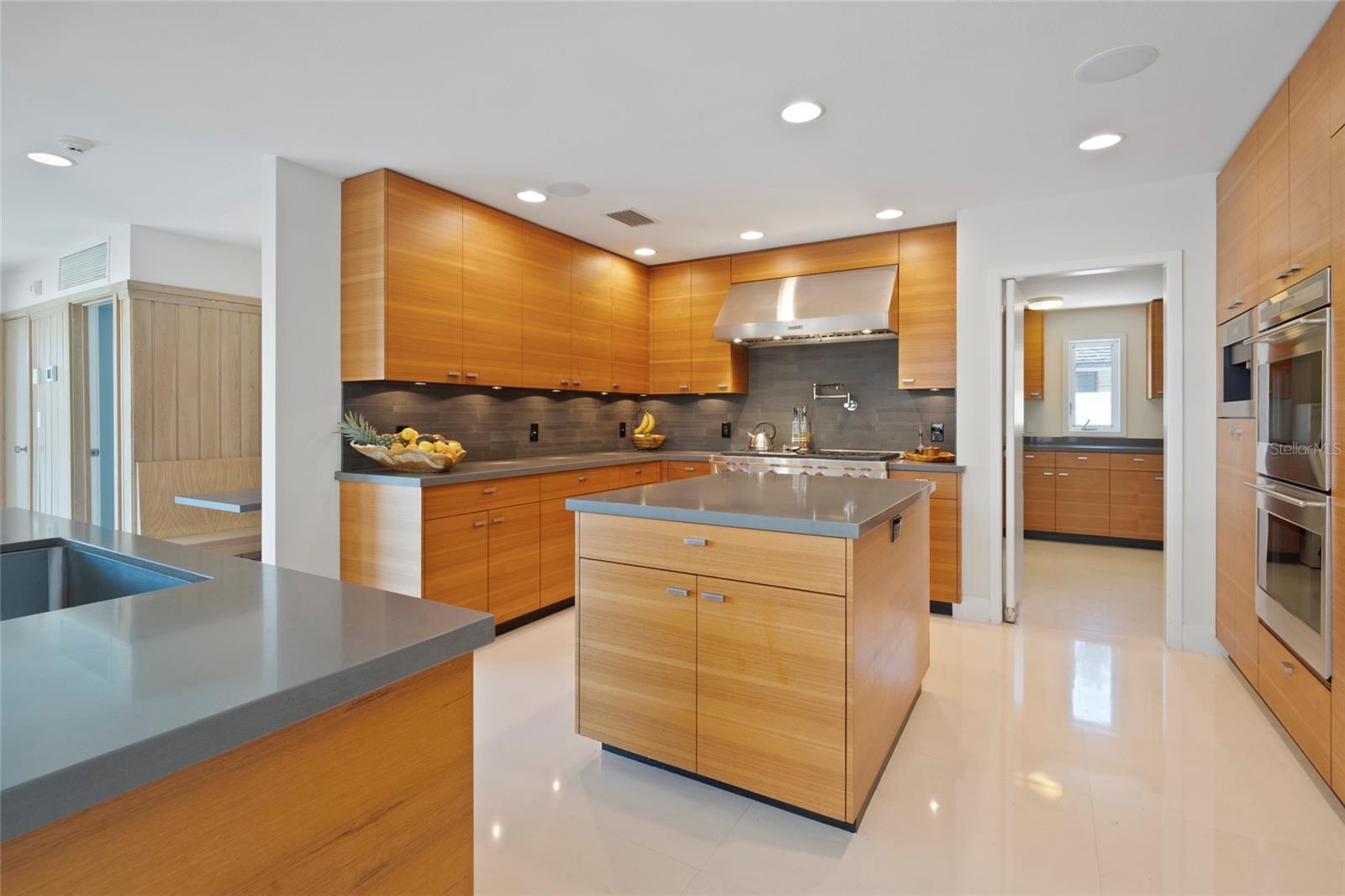 SNELL ISLE BRIGHTWATERS CIRCLE - Residential