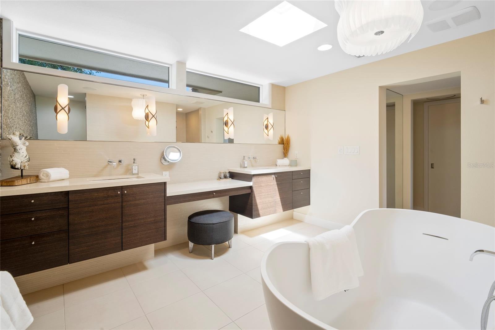 SNELL ISLE BRIGHTWATERS CIRCLE - Residential