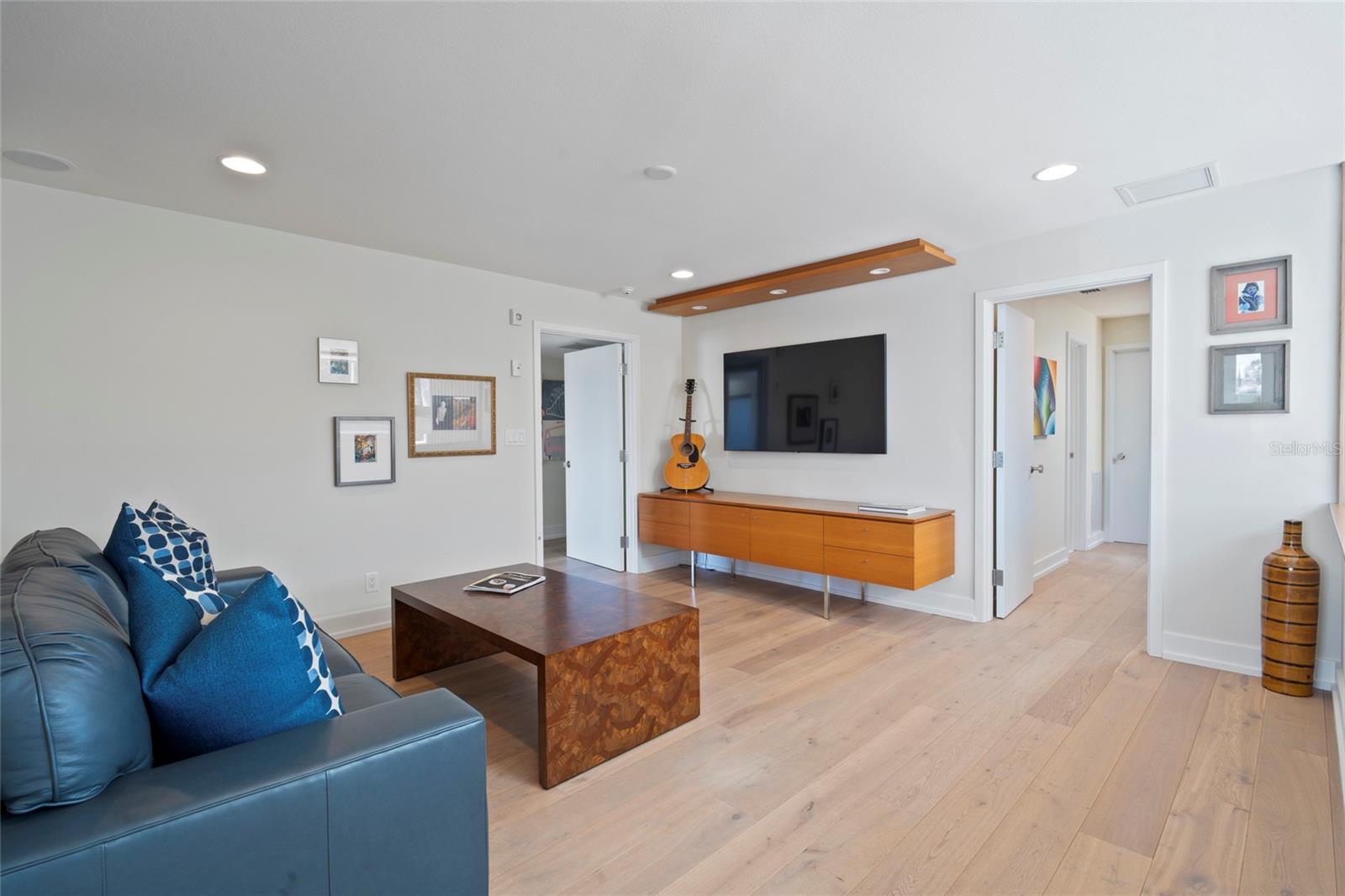 SNELL ISLE BRIGHTWATERS CIRCLE - Residential