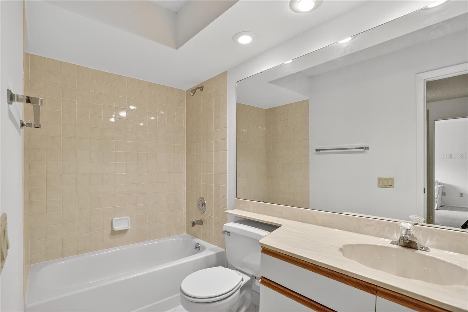 ORANGE TREE COUNTRY CLUB - Residential