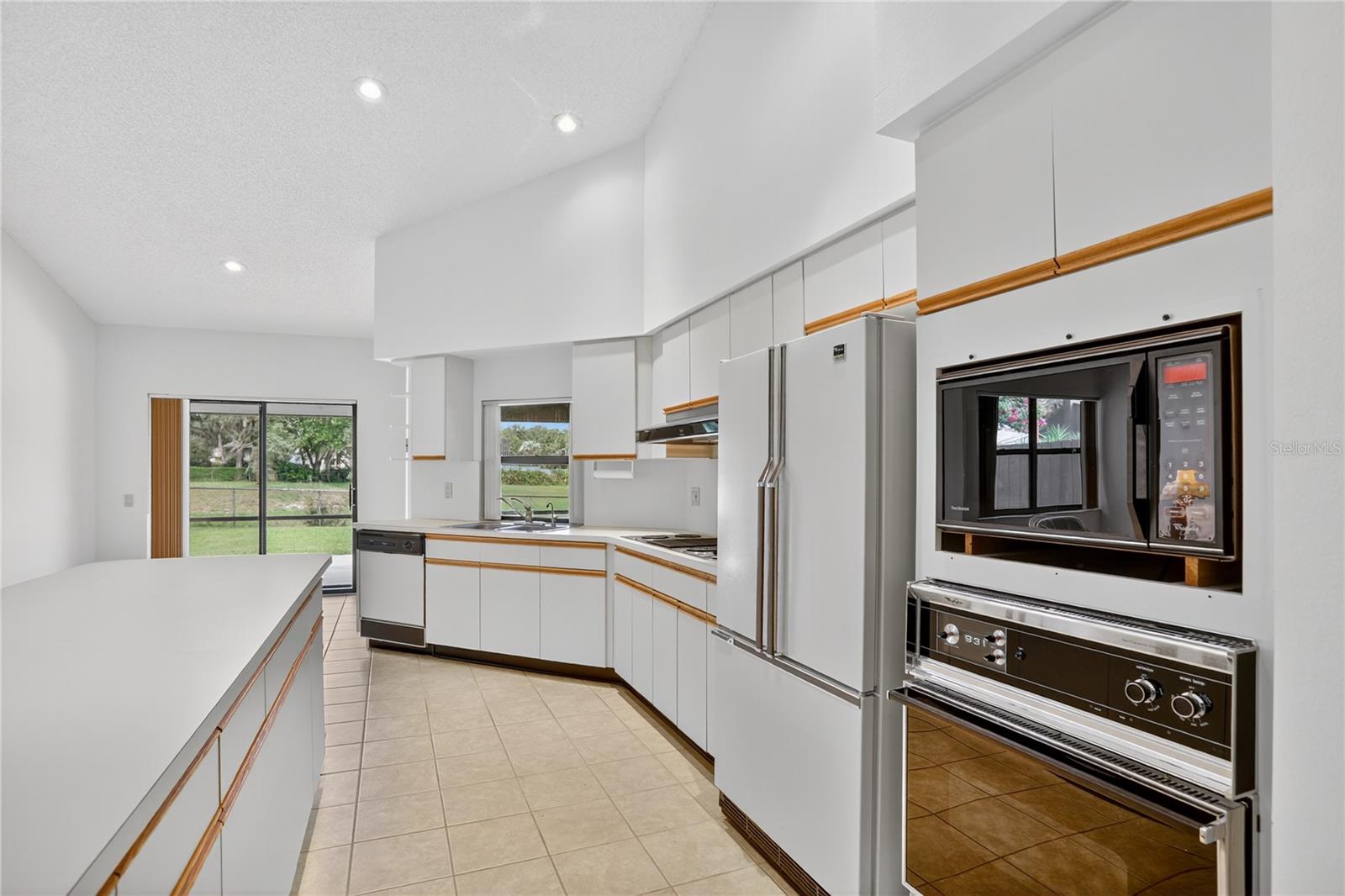 ORANGE TREE COUNTRY CLUB - Residential