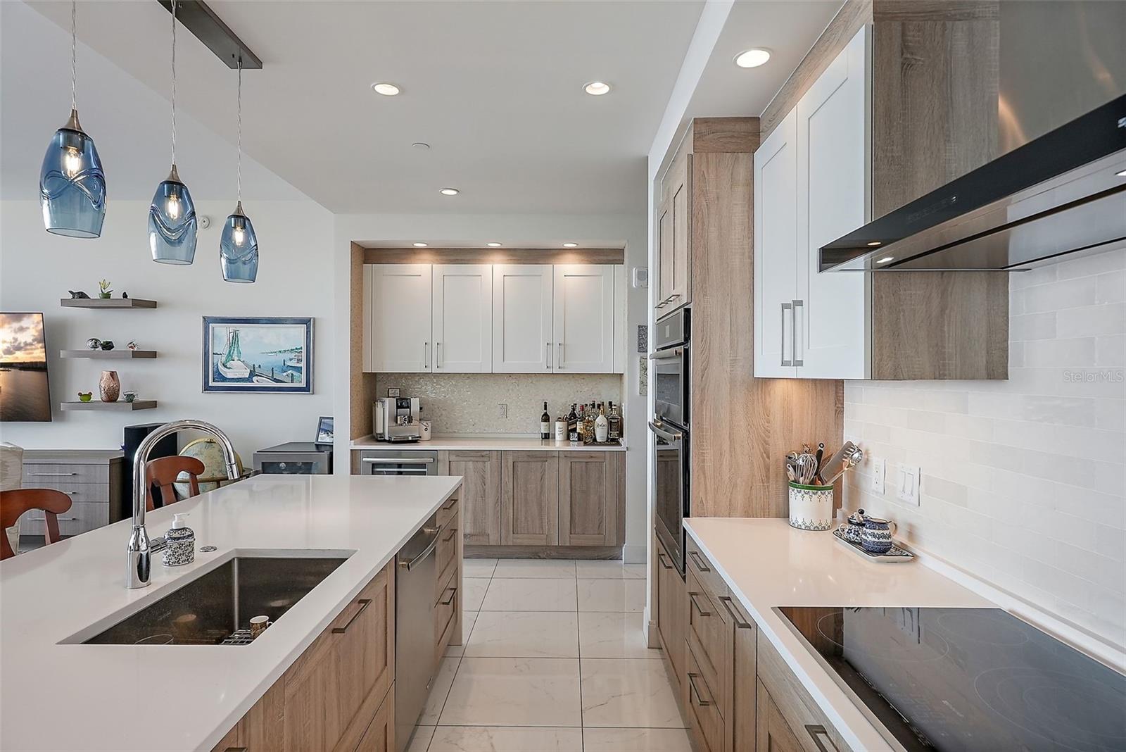 100 1ST AVENUE N 1005