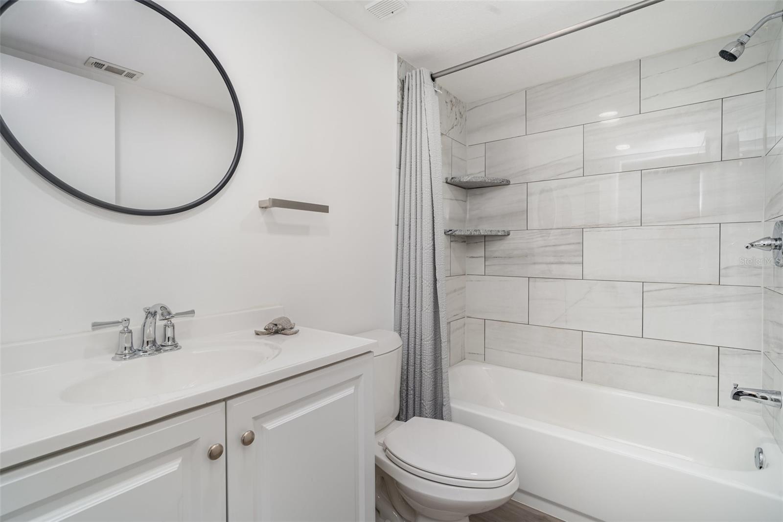 425 30TH AVENUE W C201