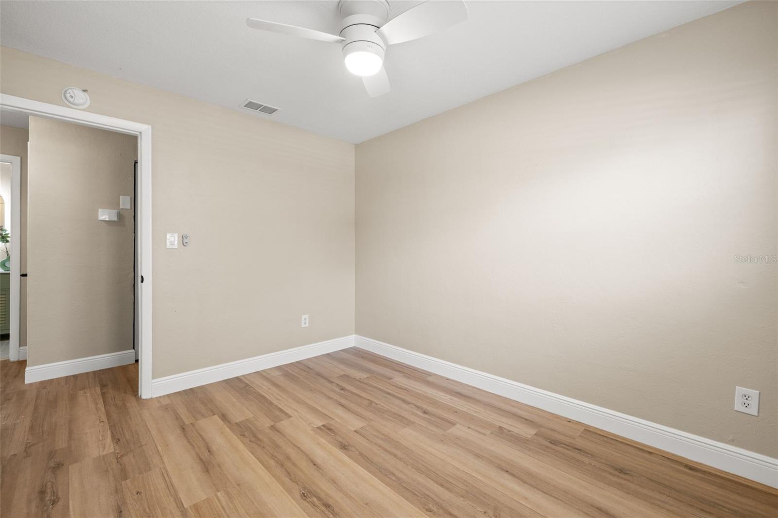 COLLEGE PARK - Residential Lease