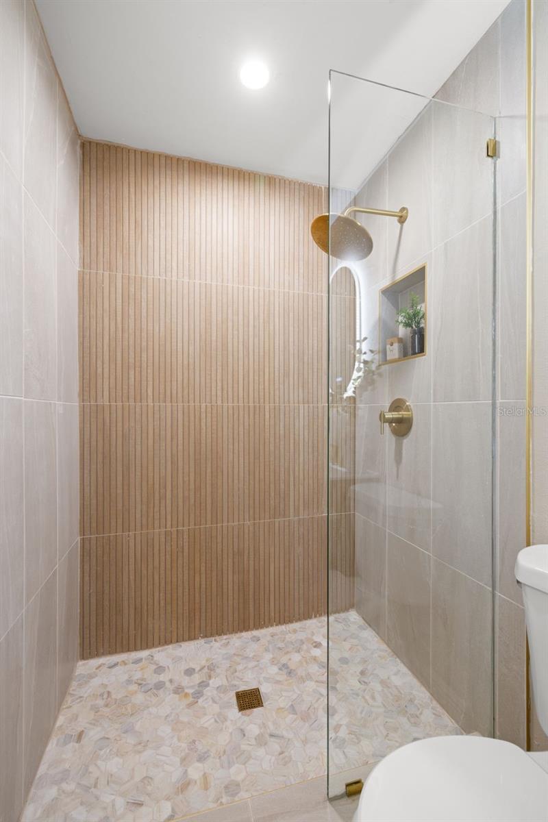 COLLEGE PARK - Residential Lease