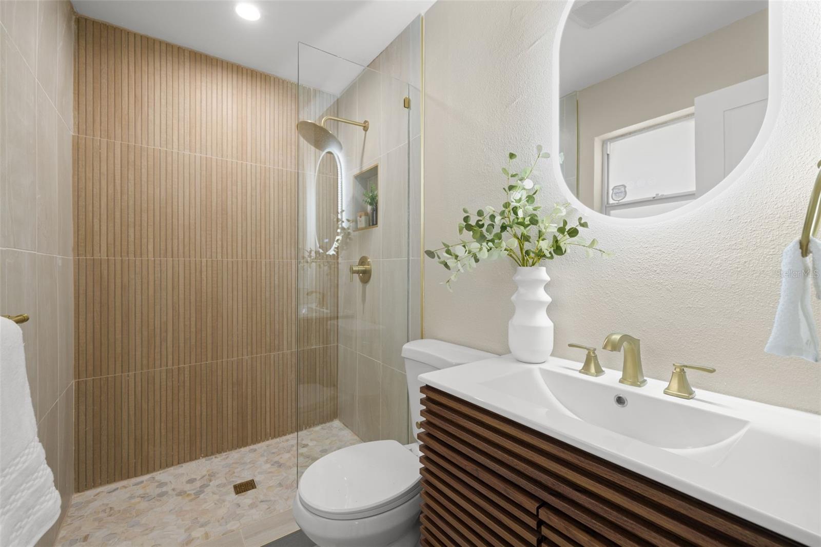 COLLEGE PARK - Residential Lease