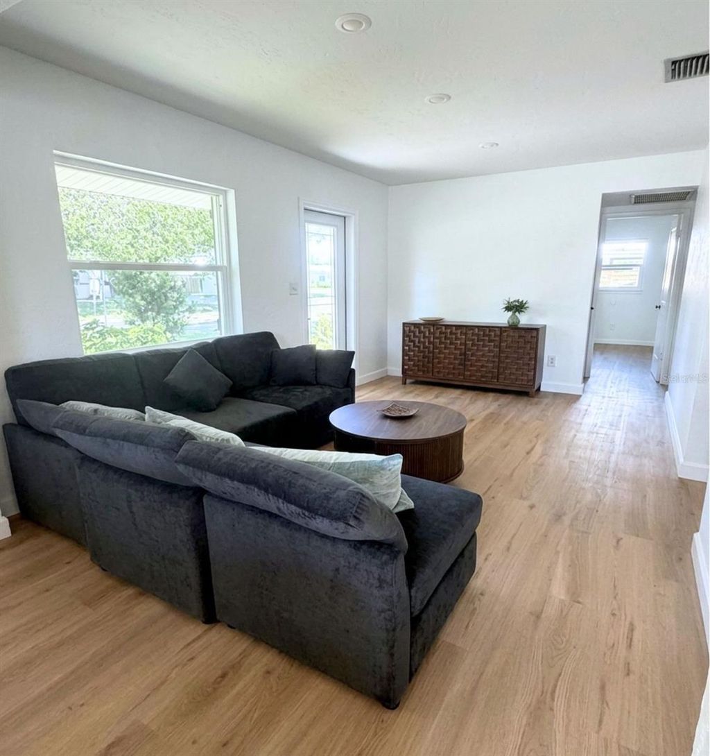 Photo of 870 86th Avenue N, St Petersburg, FL 33702 (MLS # TB8522727)