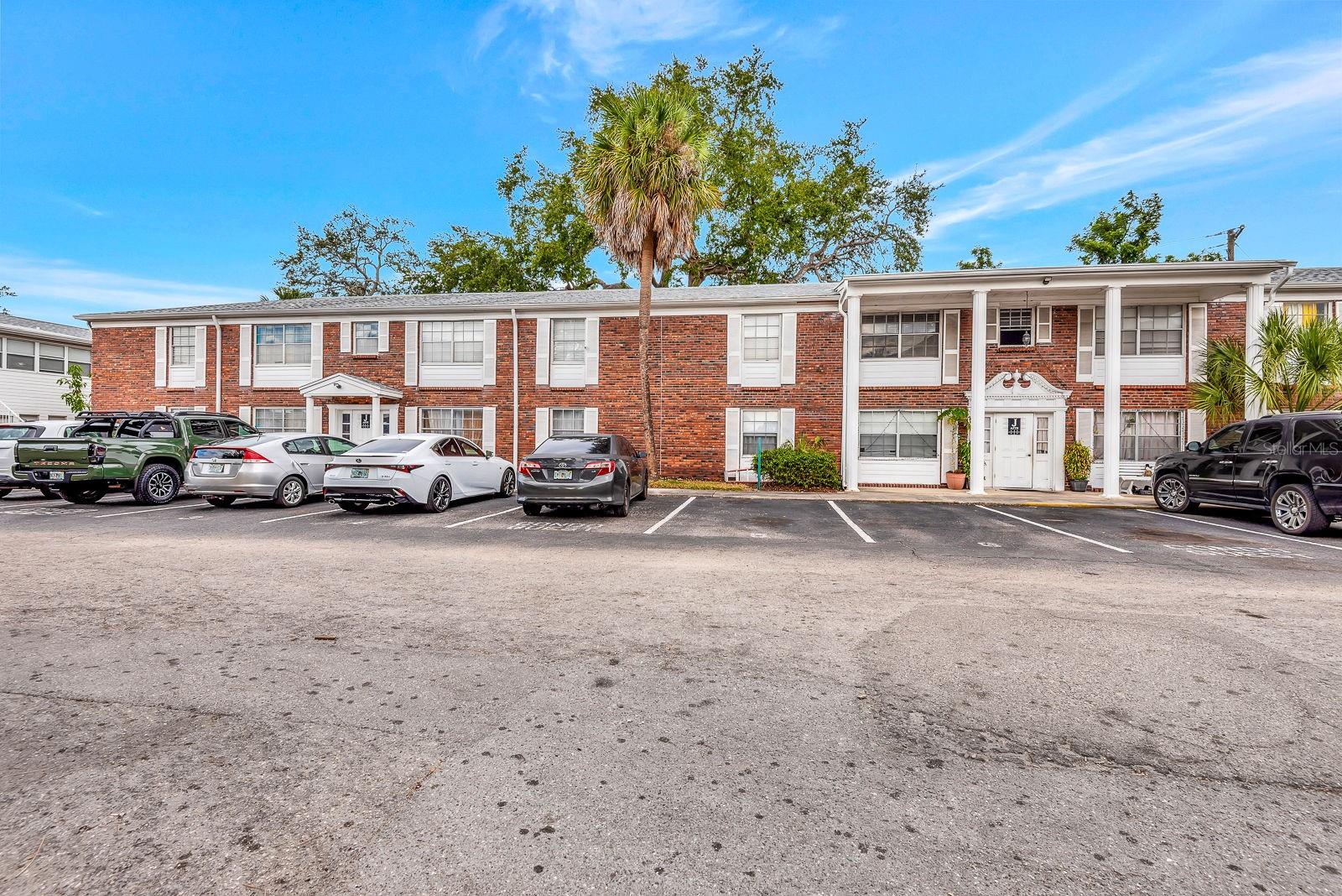 CENTRAL CORTEZ PLAZA - Residential