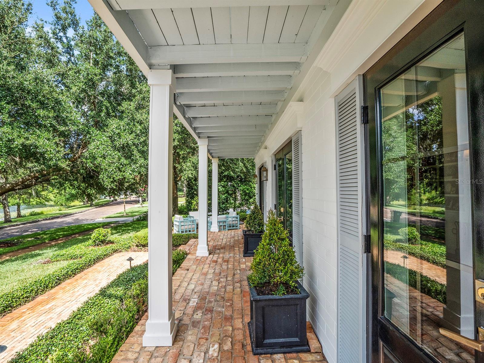 1554 LAKE KNOWLES CIRCLE