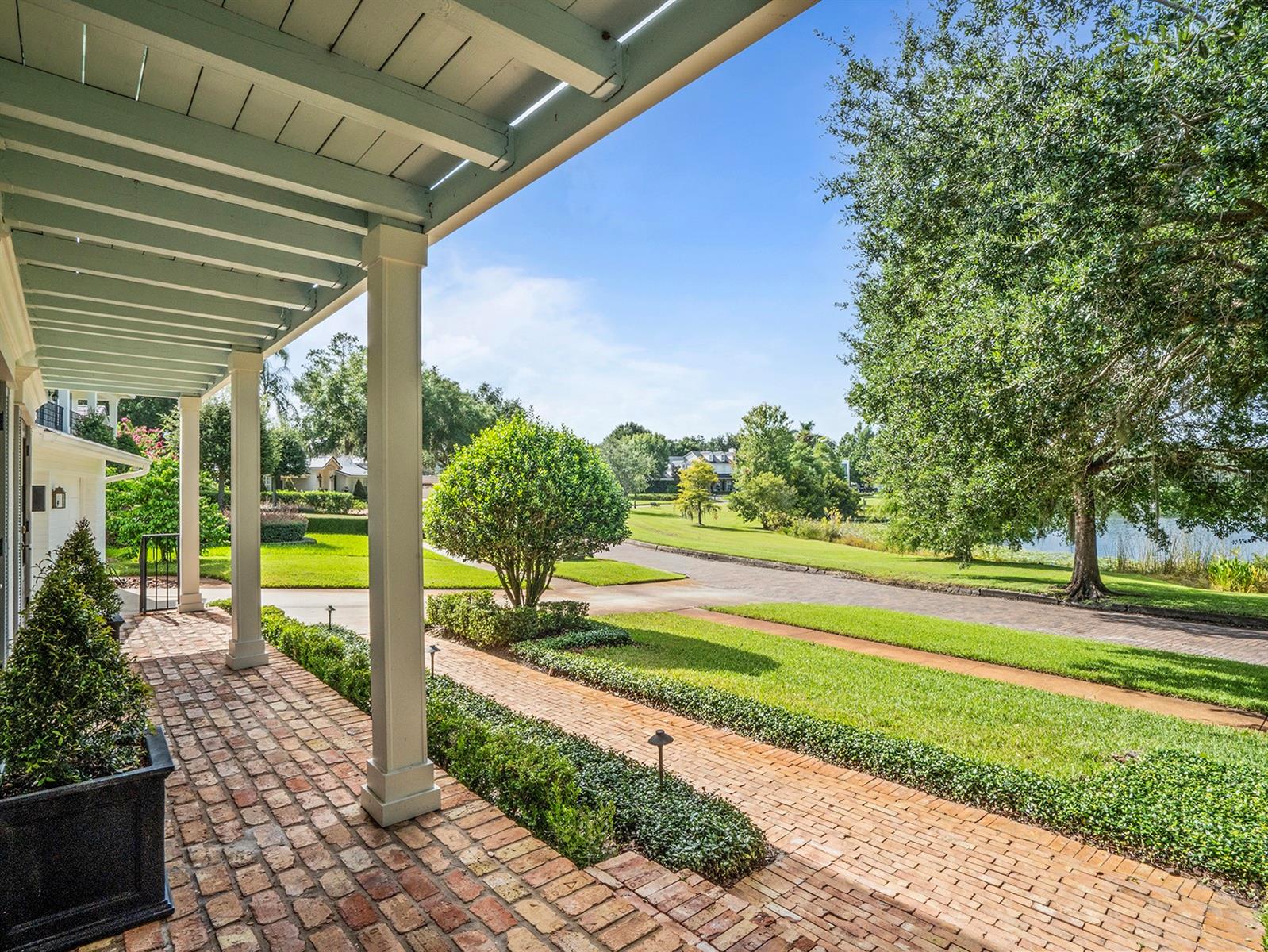 1554 LAKE KNOWLES CIRCLE
