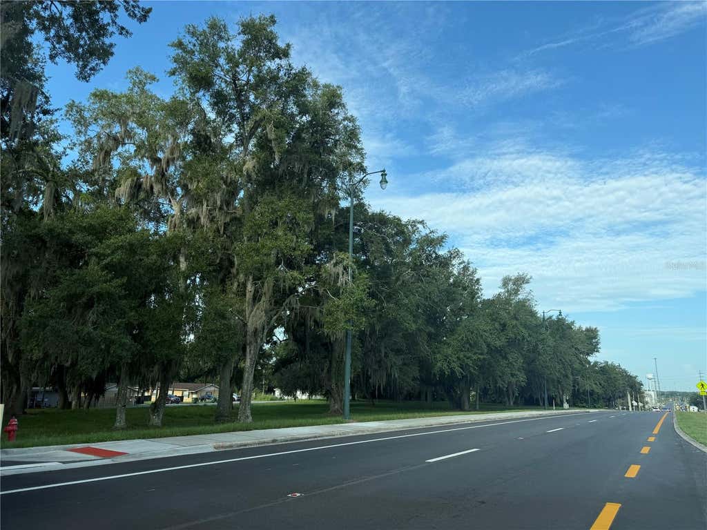 Photo of 1130 Mcnamee St Hwy 441 Highway, Leesburg, FL 34748 (MLS # G5115240)